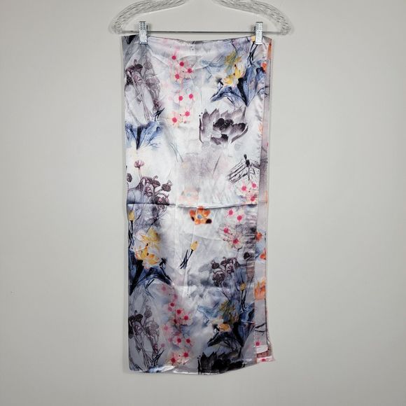 Women's Silver Metallic Gray Floral Design Silk Feel Polyester Scarf 62x28 Inch - Picture 6 of 12